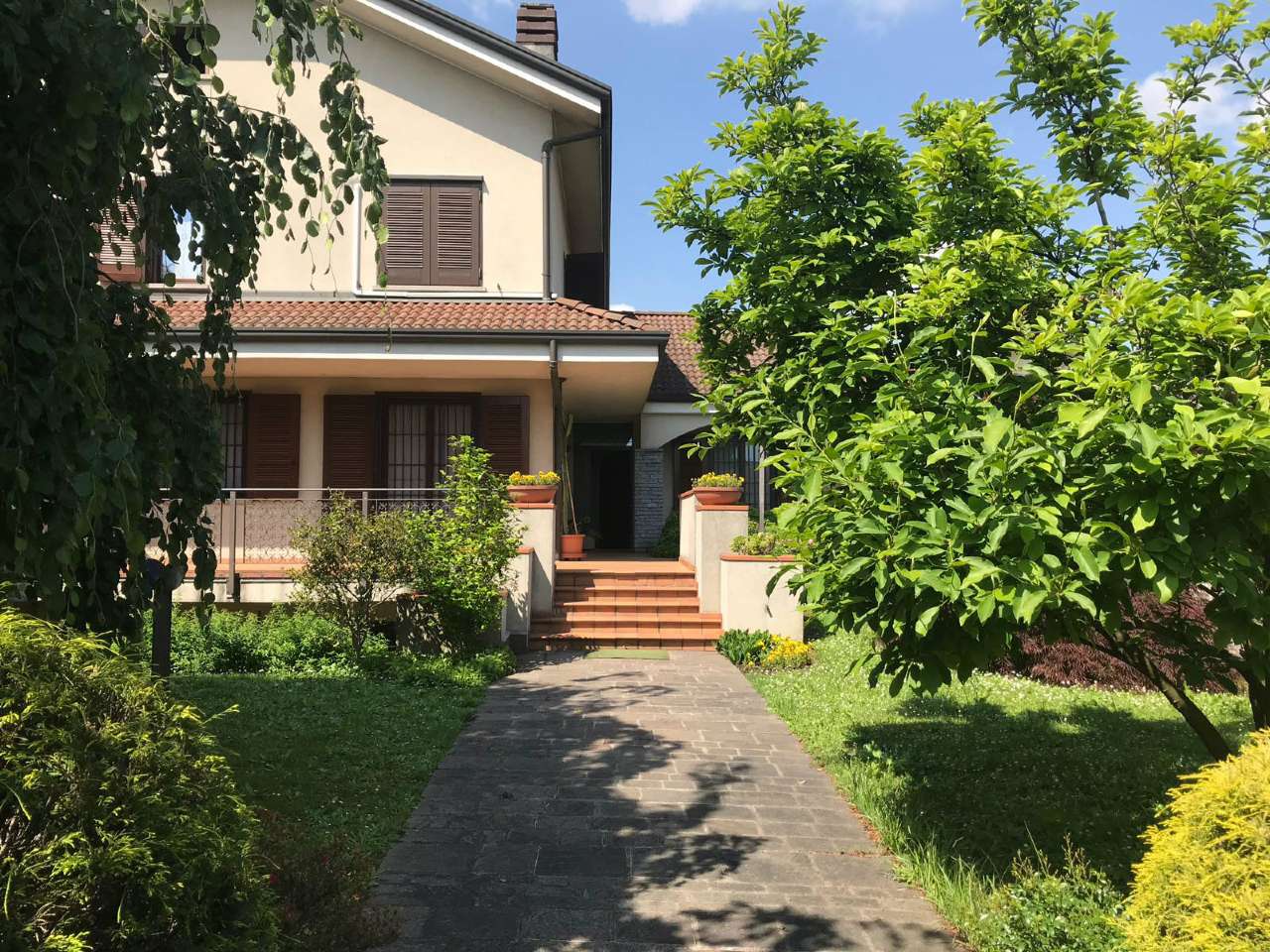 Villa CERNUSCO SUL NAVIGLIO vendita   fiume CASA & AZIENDA