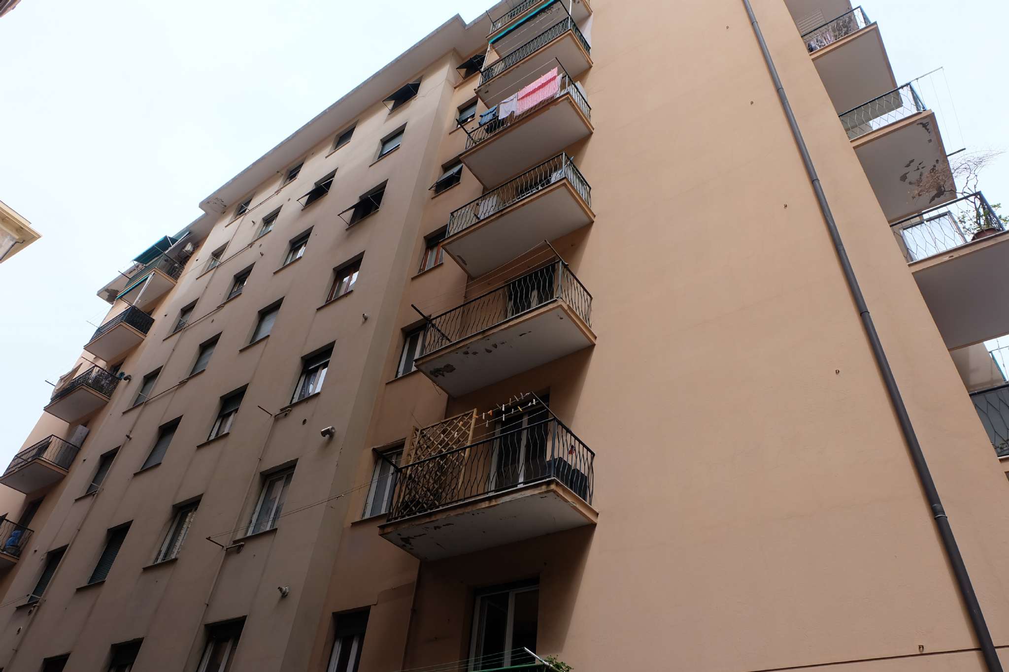  genova vendita quart:  agim casa