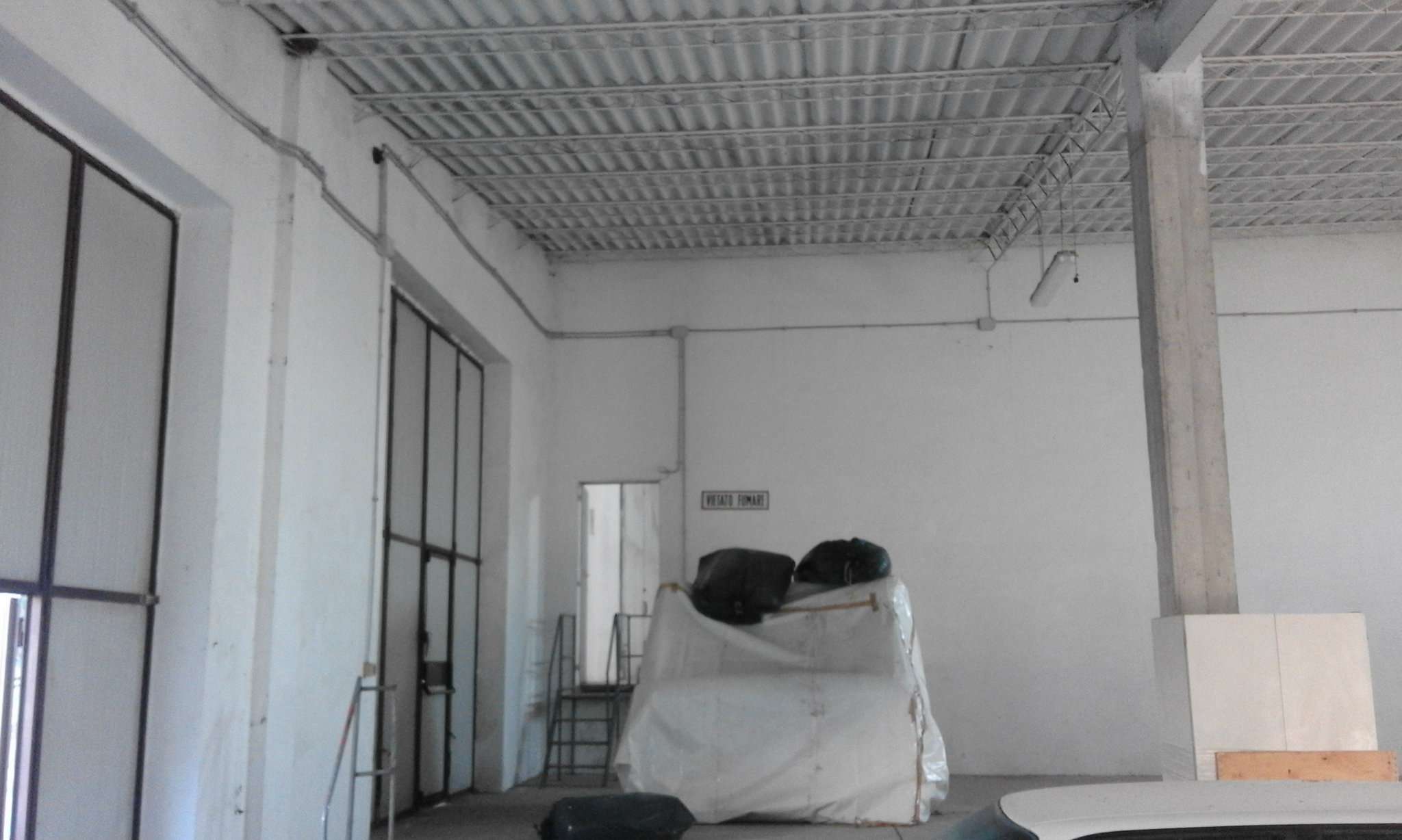 Capannoni (Tutti) ROMA affitto  LAURENTINA laurentina RoyalHouse