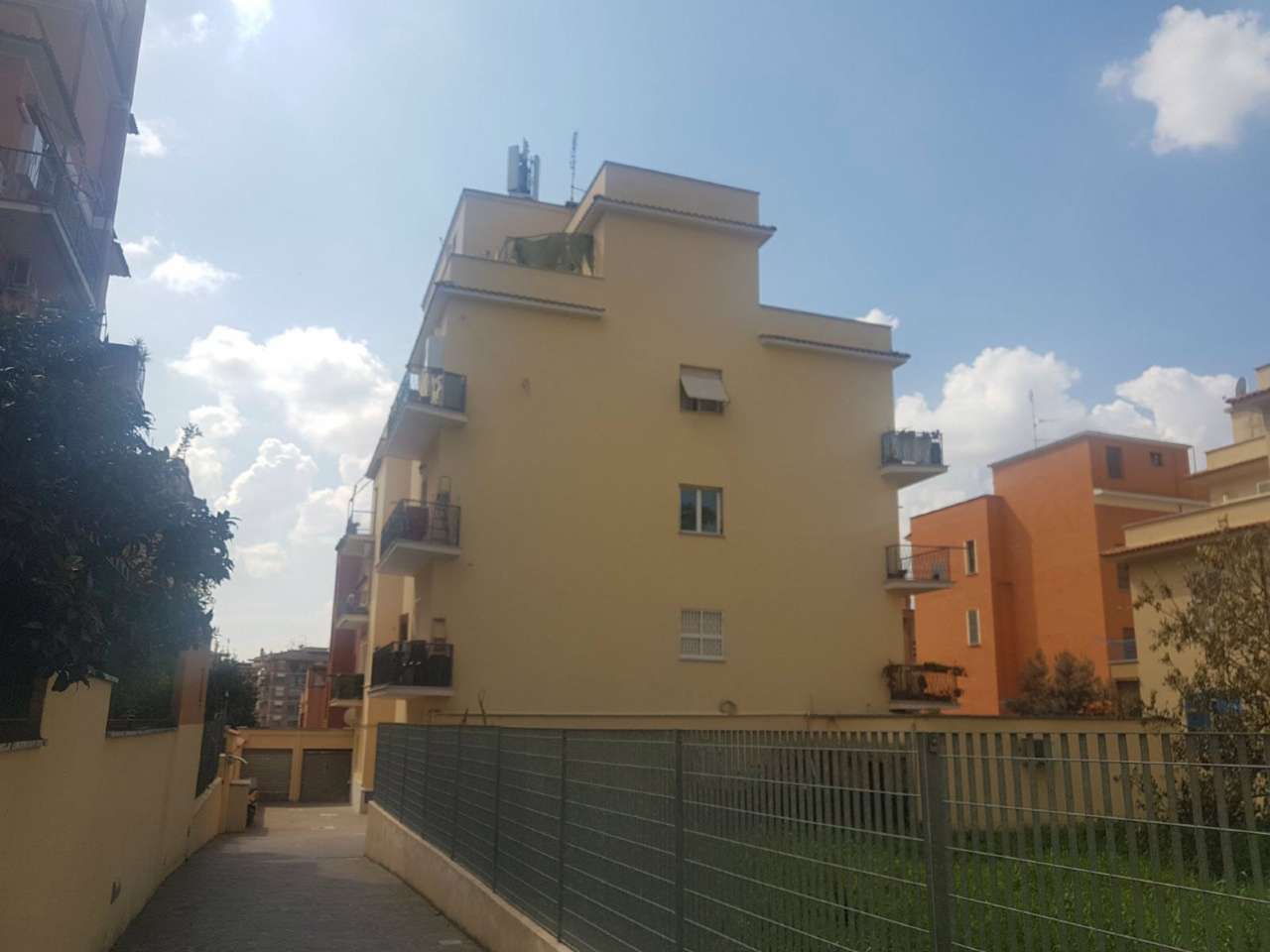  roma vendita quart: alessandrino  royalhouse