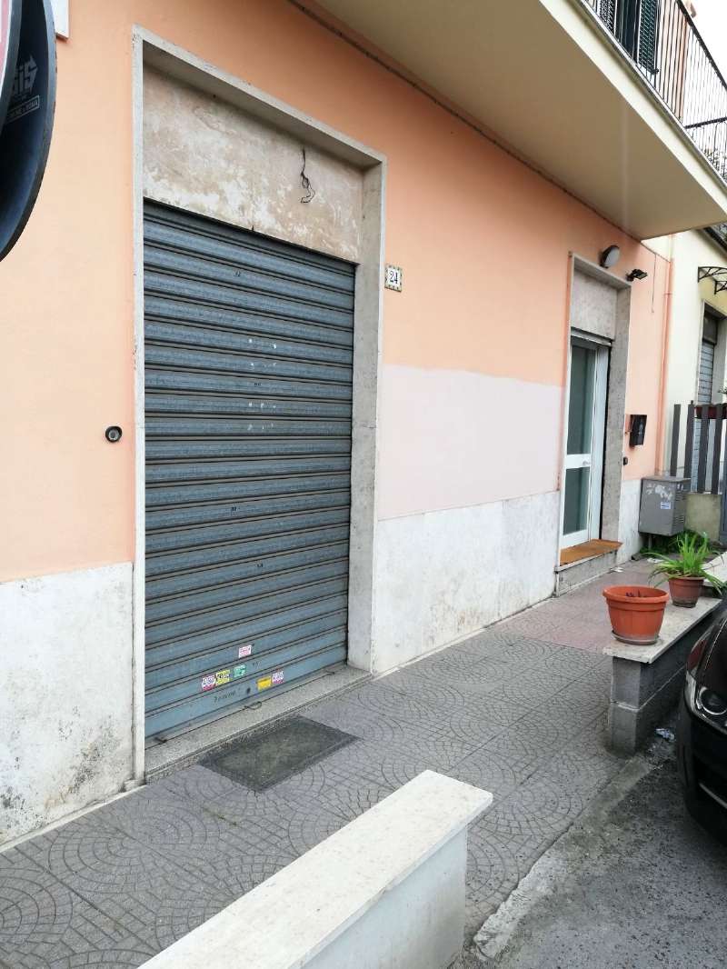 Negozio - Loc.Com. ROMA vendita  QUARTO MIGLIO  RoyalHouse