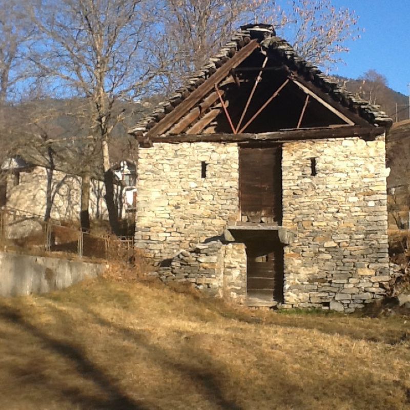 Baita - Chalet - Trullo CRAVEGGIA vendita   vai papa giovanni XXIII Aldo Home