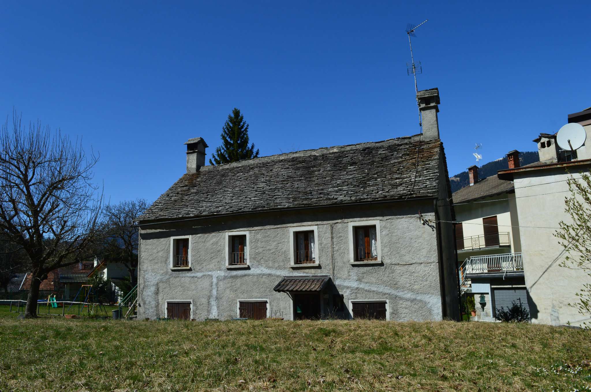 Villa Unifamiliare - Indipendente MALESCO vendita   Via Conte Nellerio Aldo Home