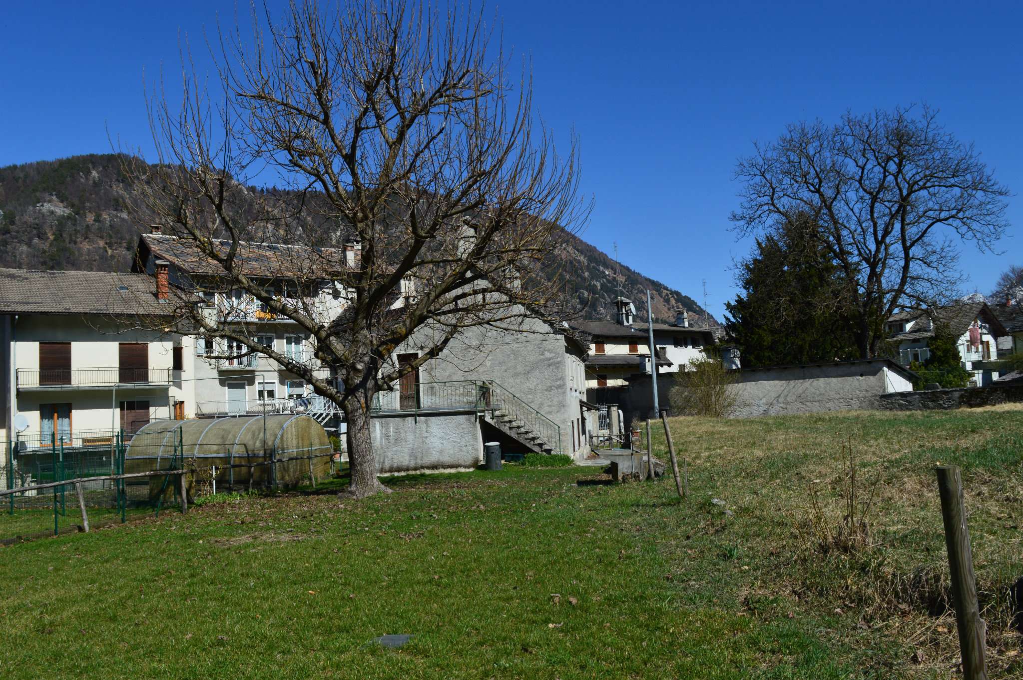 Villa Unifamiliare - Indipendente MALESCO vendita   Via Conte Nellerio Aldo Home