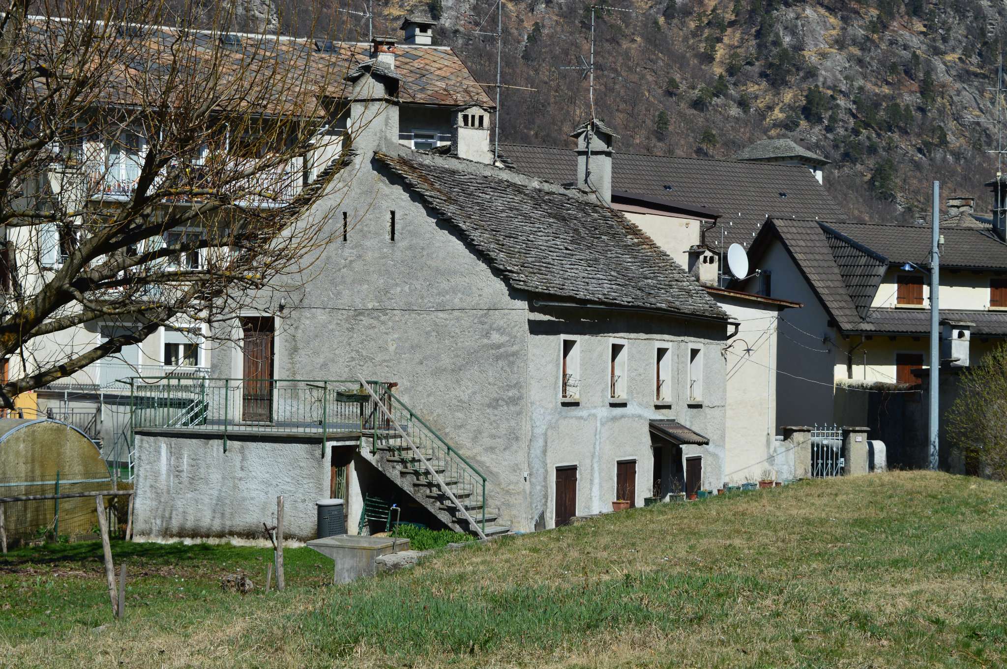 Villa Unifamiliare - Indipendente MALESCO vendita   Via Conte Nellerio Aldo Home