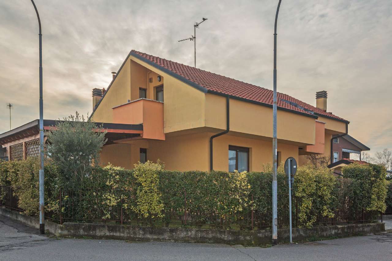 Villa CARNATE vendita   Grigna Studio Dama s.r.l.