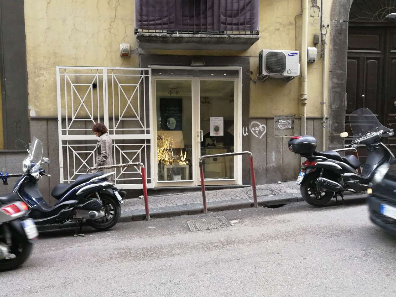 Negozio - Loc.Com. NAPOLI affitto  CHIAIA gennaro serra Intercasa di Lucia Starace