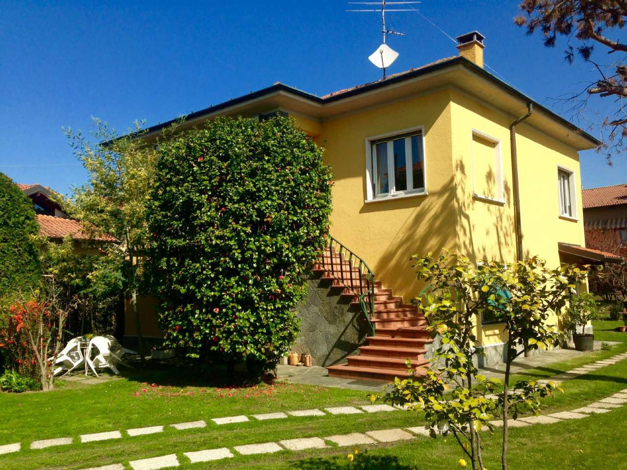 Villa Trifamiliare CAVARIA CON PREMEZZO vendita   Montello Immobiliare la Clessidra S.a.S