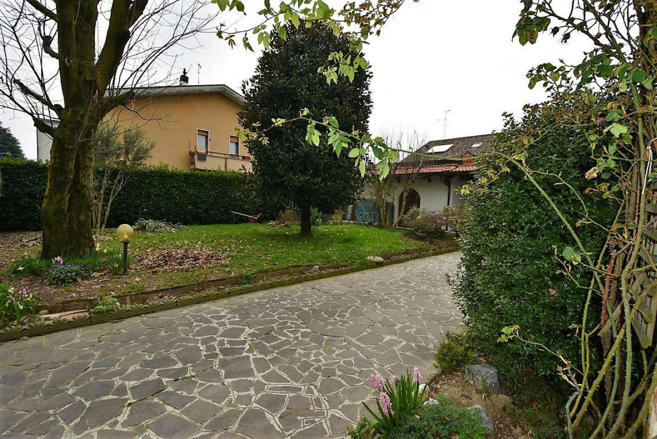 Villa Trifamiliare CASALMAIOCCO vendita   Via Verona Immobiliare 2001 srl