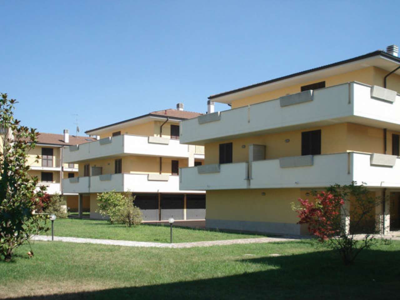  casalmaiocco vendita quart:  immobiliare 2001 srl