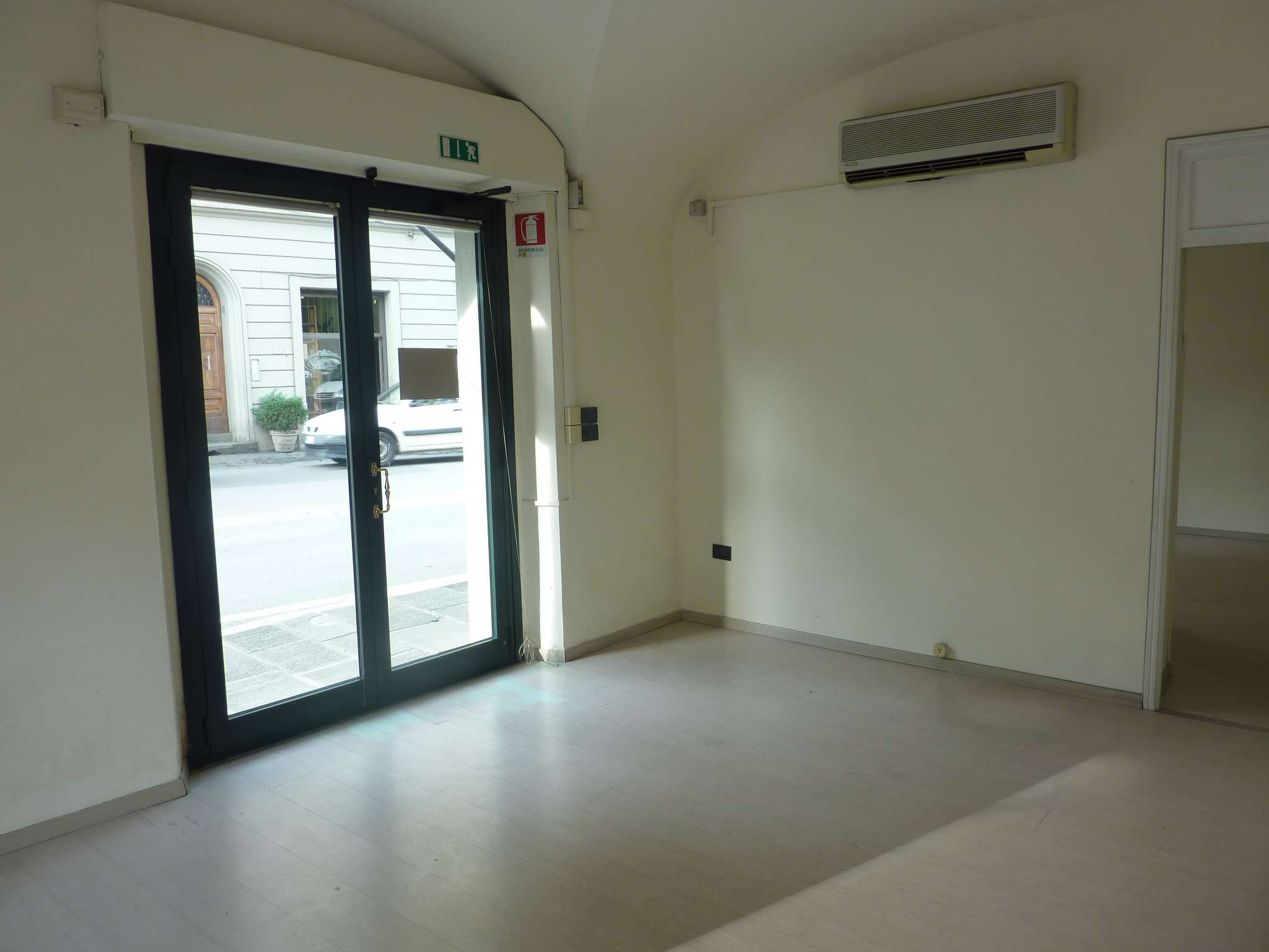 Negozio - Loc.Com. PISTOIA vendita    GELLI IMMOBILIARE