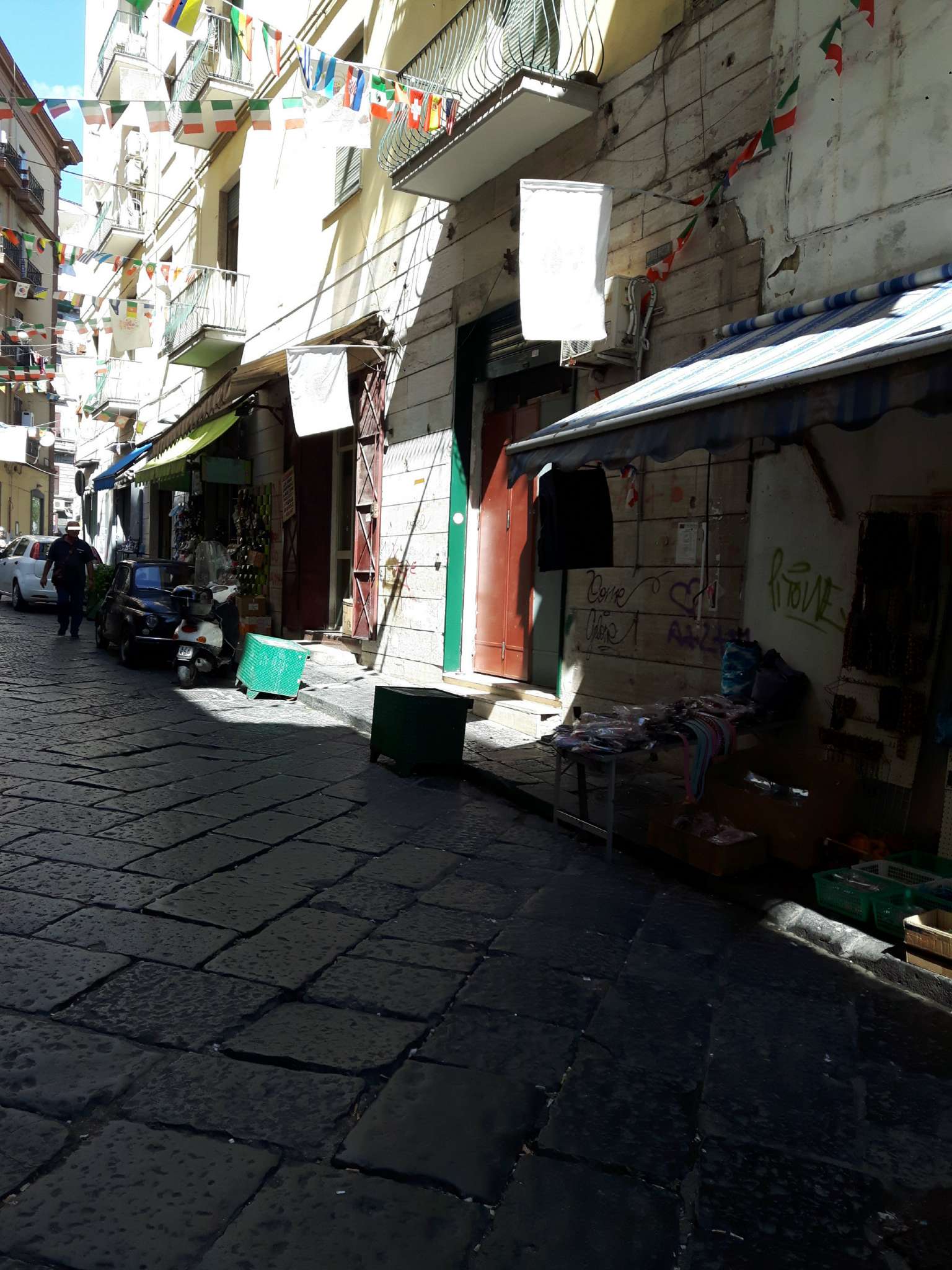 Negozio - Loc.Com. NAPOLI vendita  PENDINO Lavinaio De Chiara Servizi Immobiliari SRL