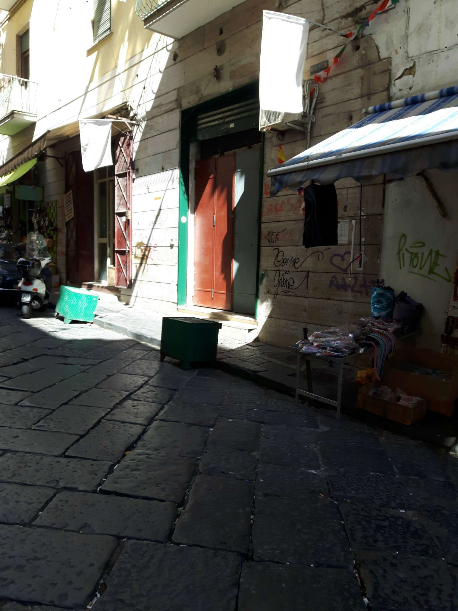 Negozio - Loc.Com. NAPOLI vendita  PENDINO Lavinaio De Chiara Servizi Immobiliari SRL