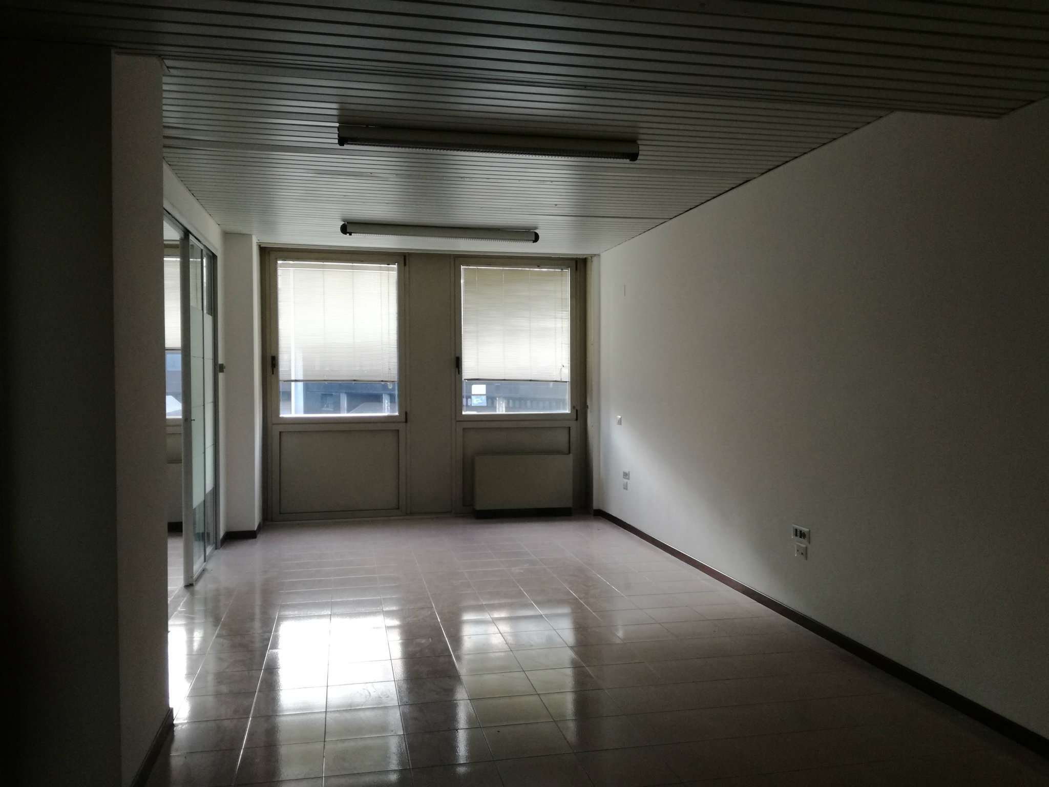 Ufficio - Loc.Com. NAPOLI affitto  SAN LORENZO della Costituzione De Chiara Servizi Immobiliari SRL