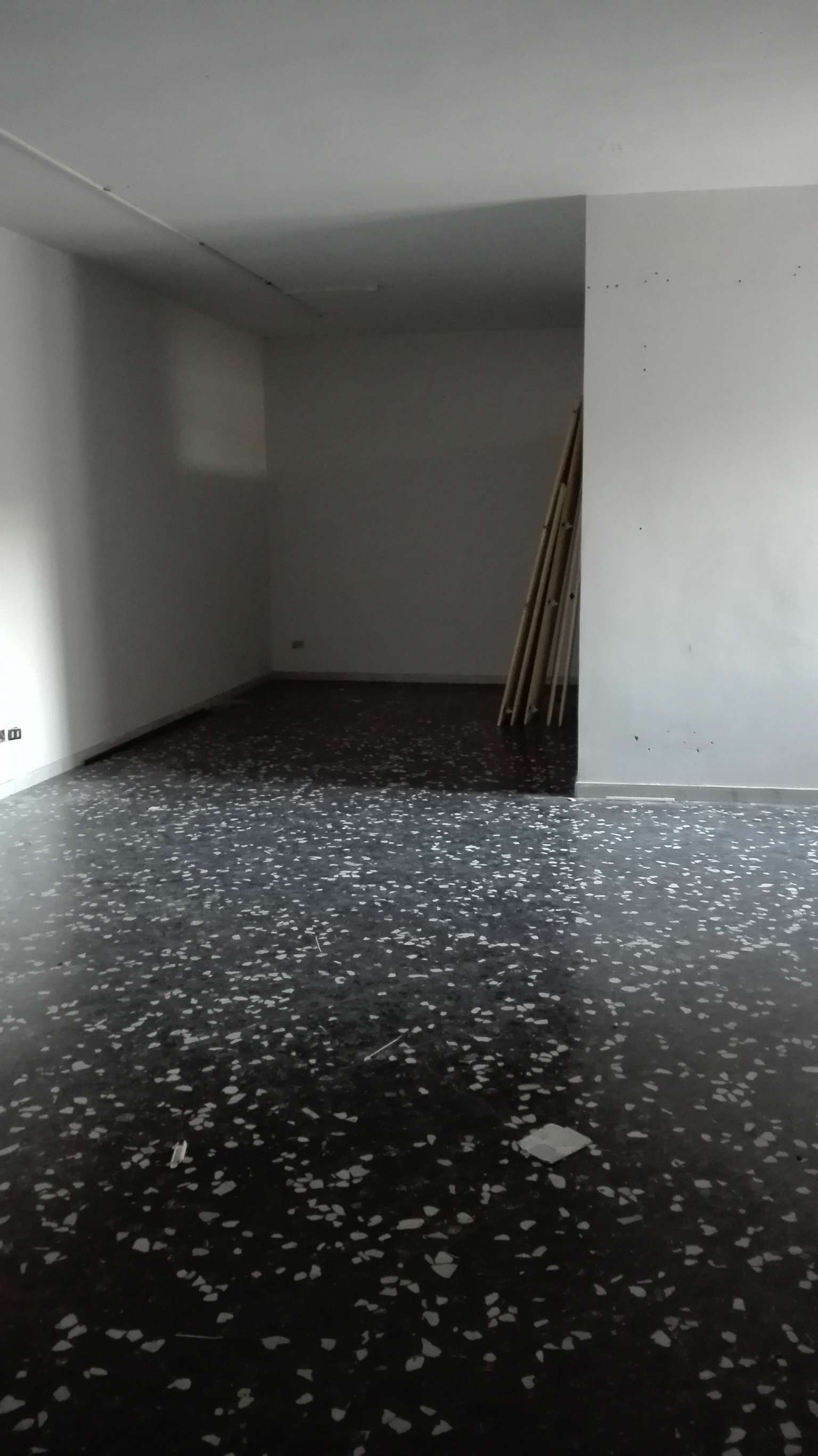 Negozio - Loc.Com. NAPOLI affitto  POGGIOREALE E ZONA INDUSTRIALE Serafino Biscardi De Chiara Servizi Immobiliari SRL