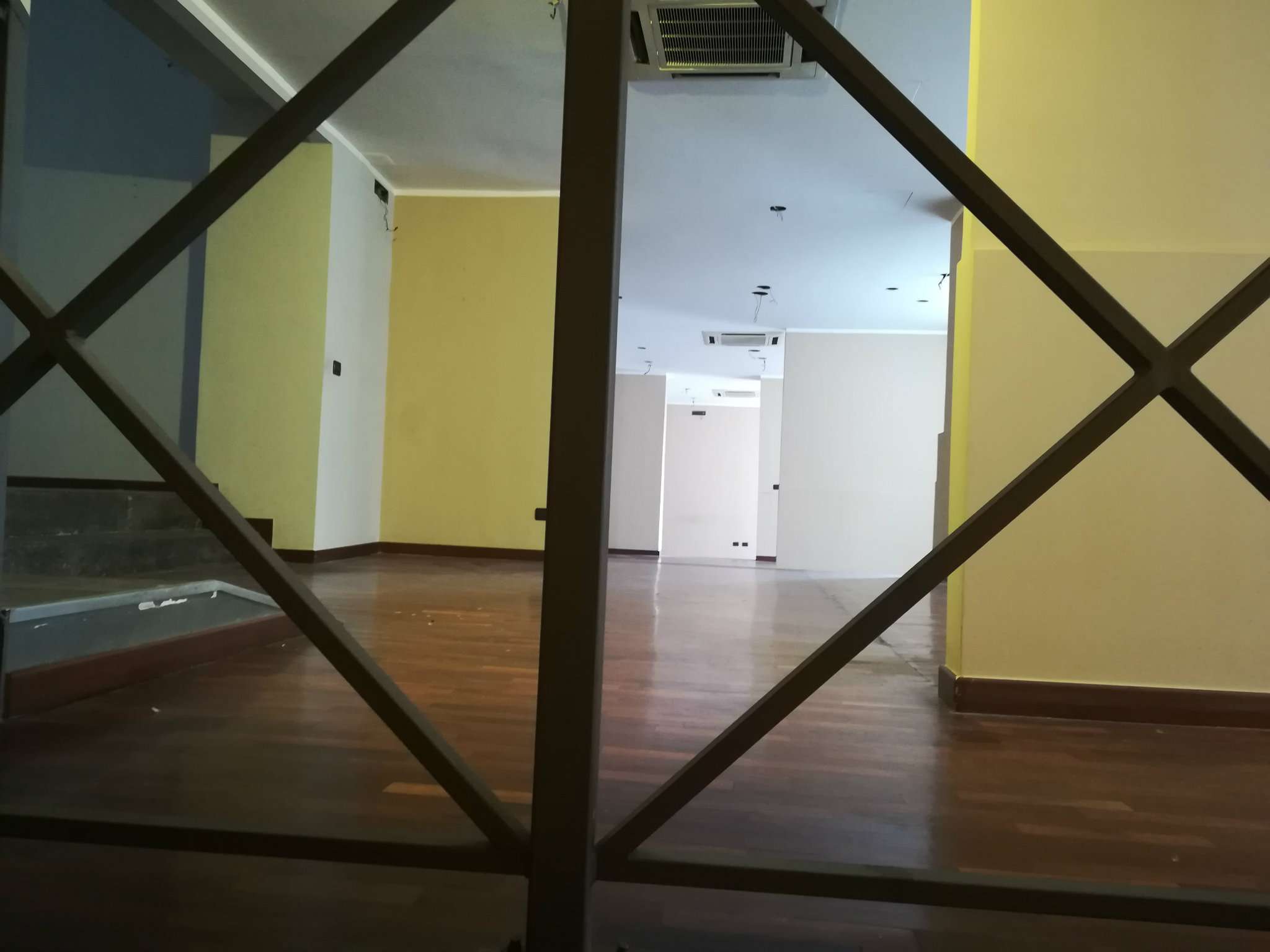 Negozio - Loc.Com. NAPOLI affitto  PORTO degli Acquari De Chiara Servizi Immobiliari SRL