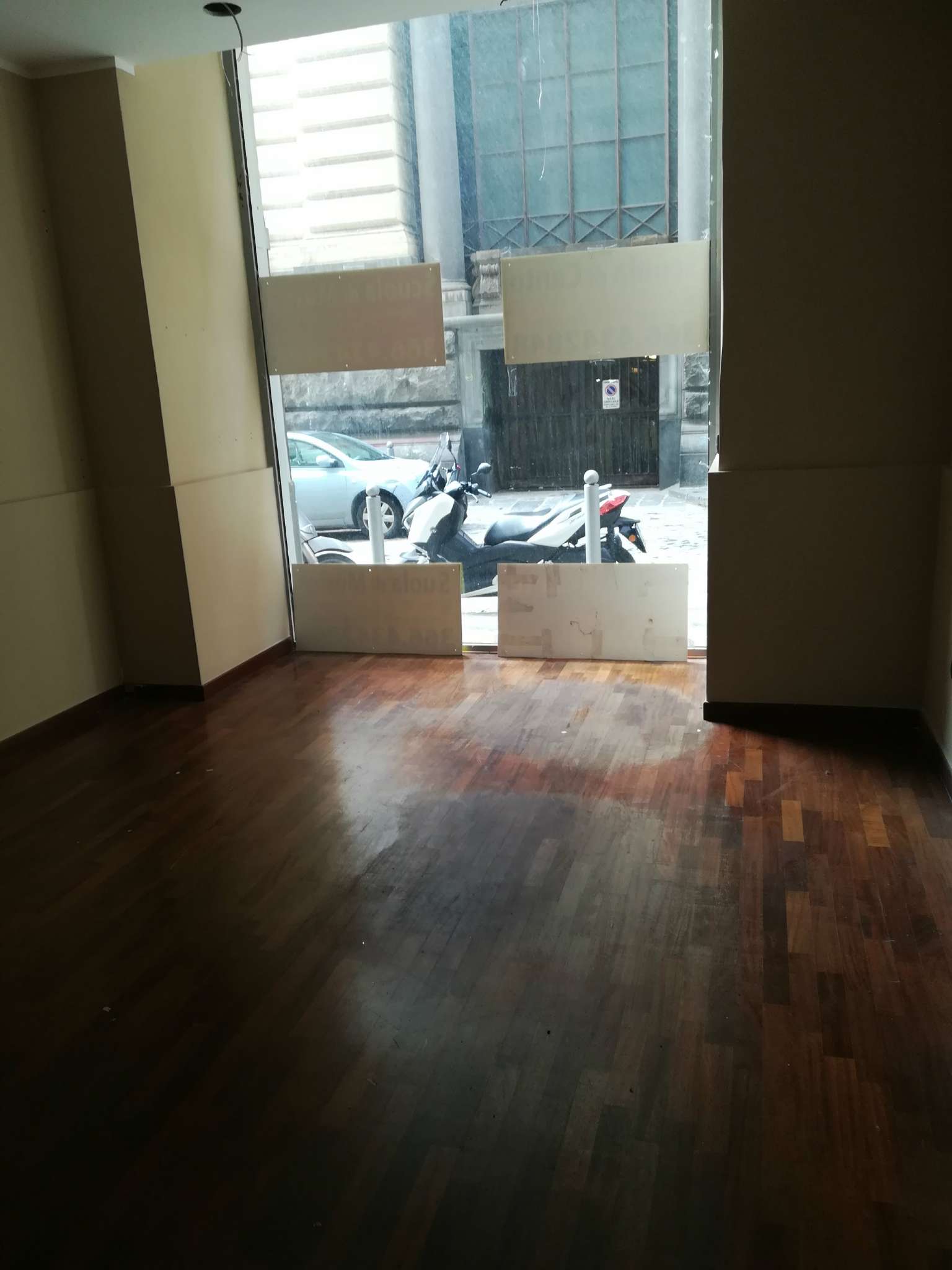 Negozio - Loc.Com. NAPOLI affitto  PORTO degli Acquari De Chiara Servizi Immobiliari SRL