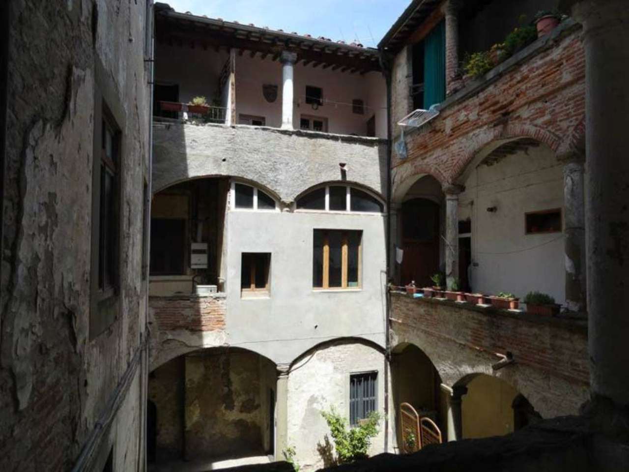  anghiari vendita quart:  quatarca immobiliare sas