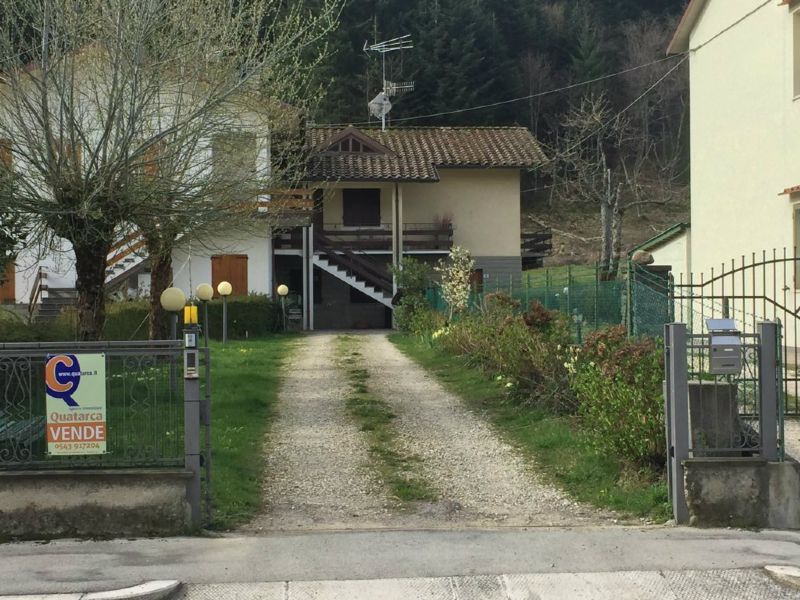 Stabile intero - Palazzo BAGNO DI ROMAGNA vendita   Via Valgianna quatarca immobiliare sas