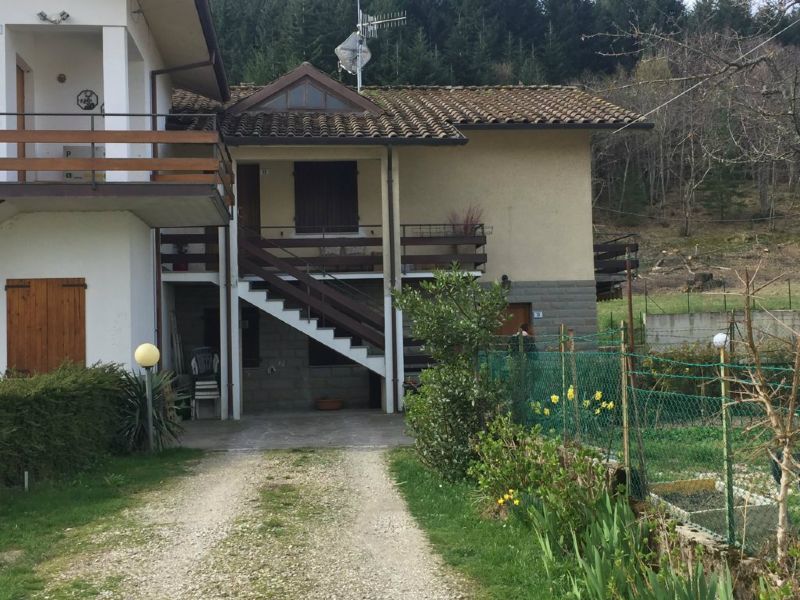 Stabile intero - Palazzo BAGNO DI ROMAGNA vendita   Via Valgianna quatarca immobiliare sas