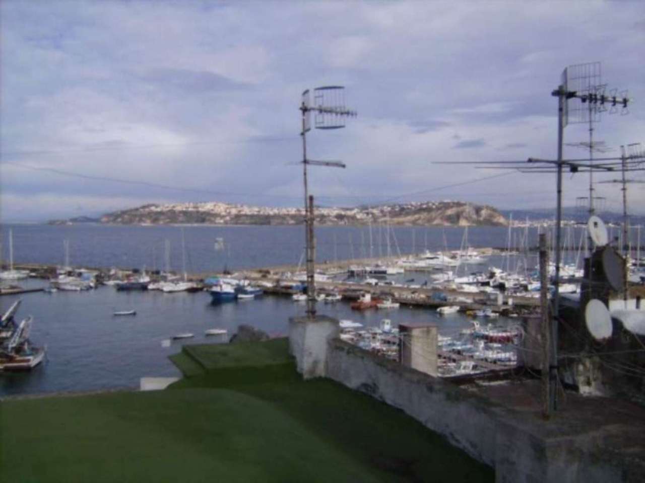 Appartamento PROCIDA vendita   Roma FIRST HOUSE s.r.l.