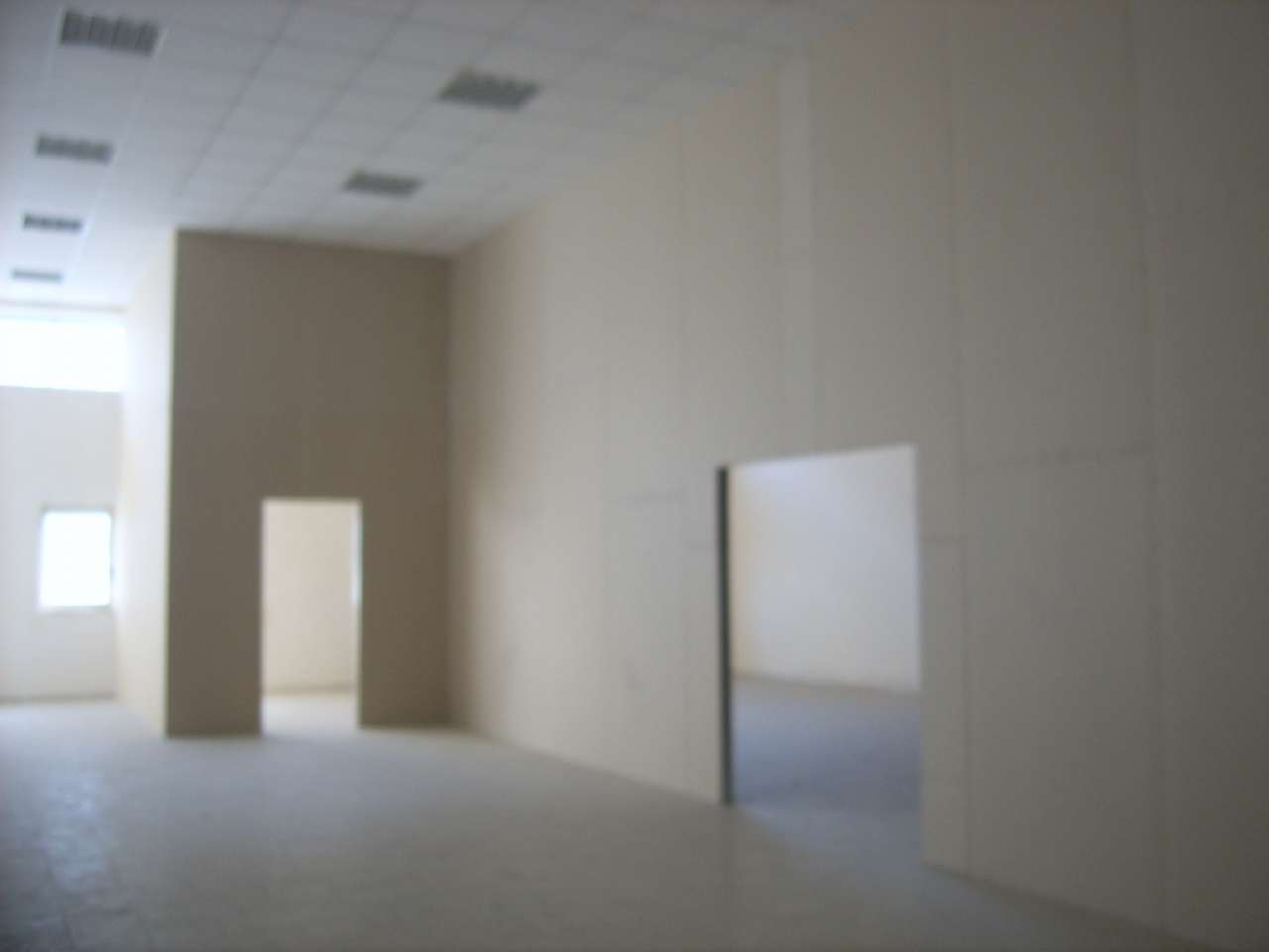 Negozio - Loc.Com. AVELLINO vendita   VIALE ITALIA FIRST HOUSE s.r.l.