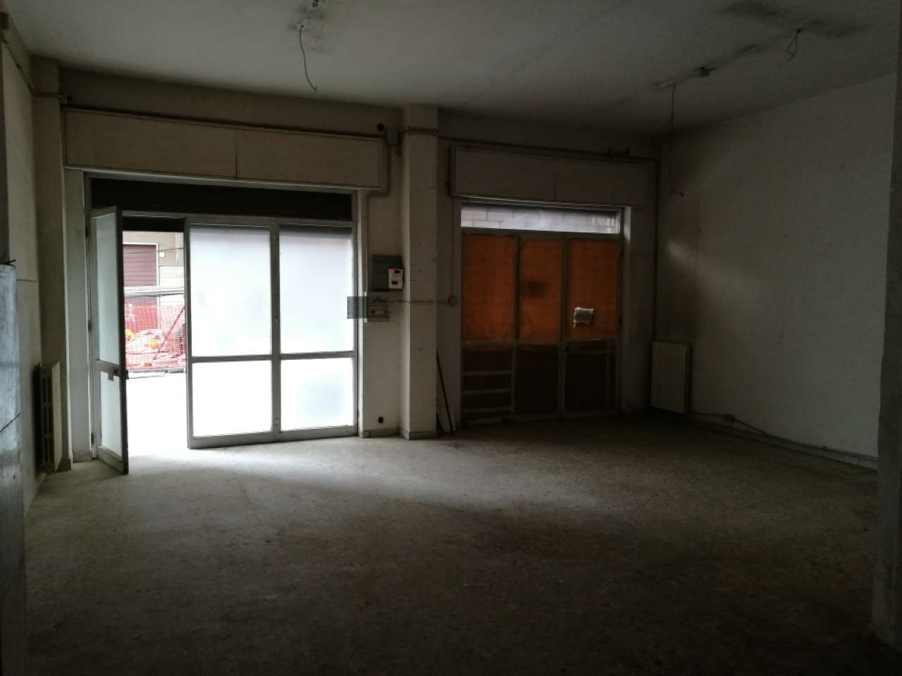 Negozio - Loc.Com. AVELLINO affitto   via romagnoli FIRST HOUSE s.r.l.