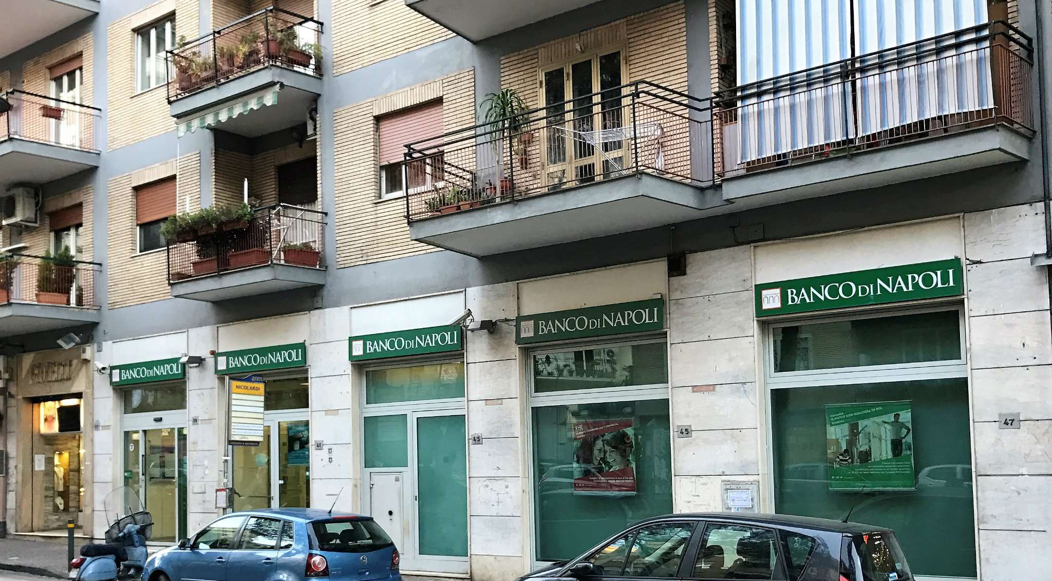 Negozio - Loc.Com. NAPOLI vendita  Colli aminei edoardo nicolardi Lombardo Salvatore