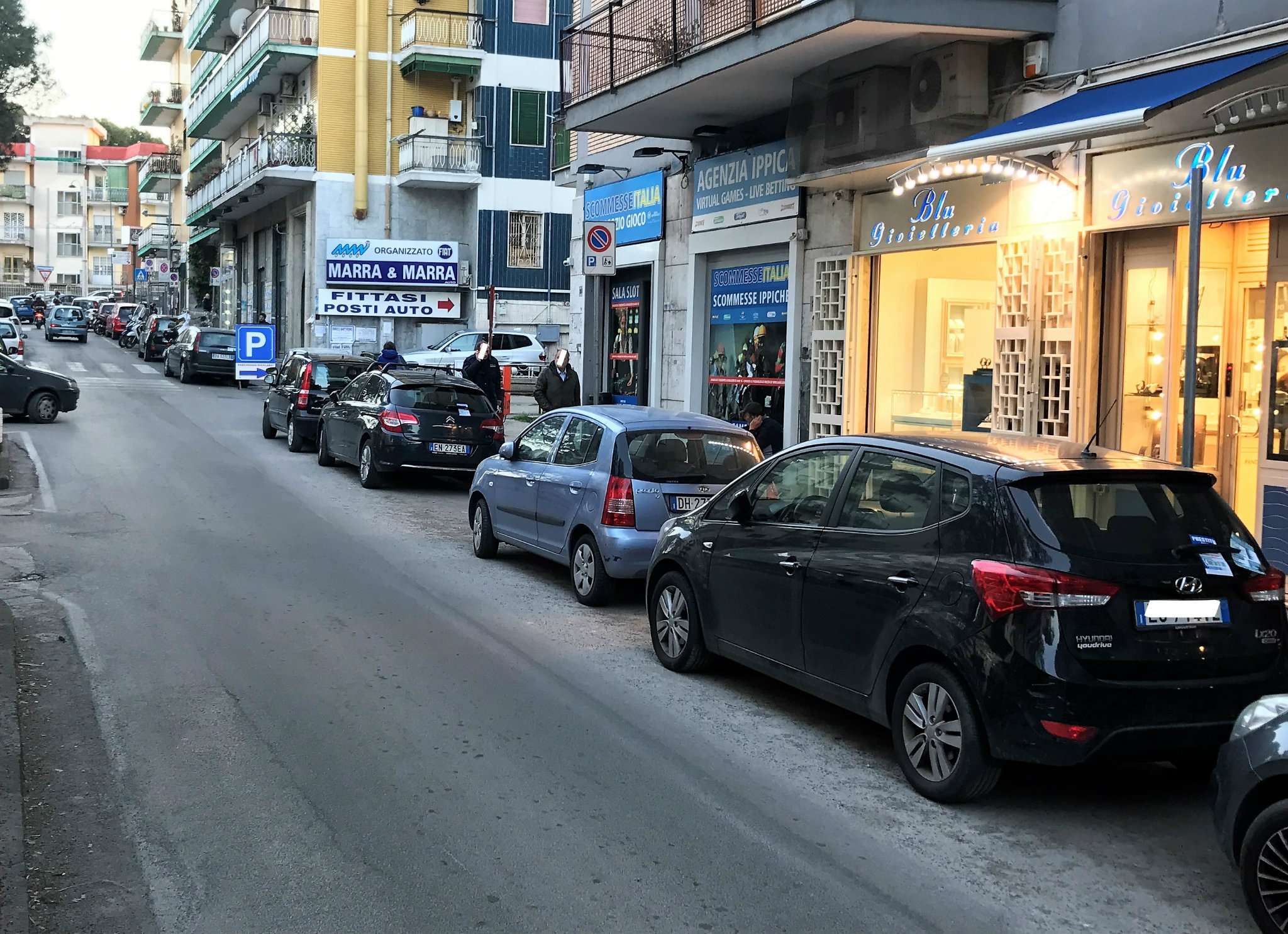 Negozio - Loc.Com. NAPOLI vendita  Colli aminei edoardo nicolardi Lombardo Salvatore