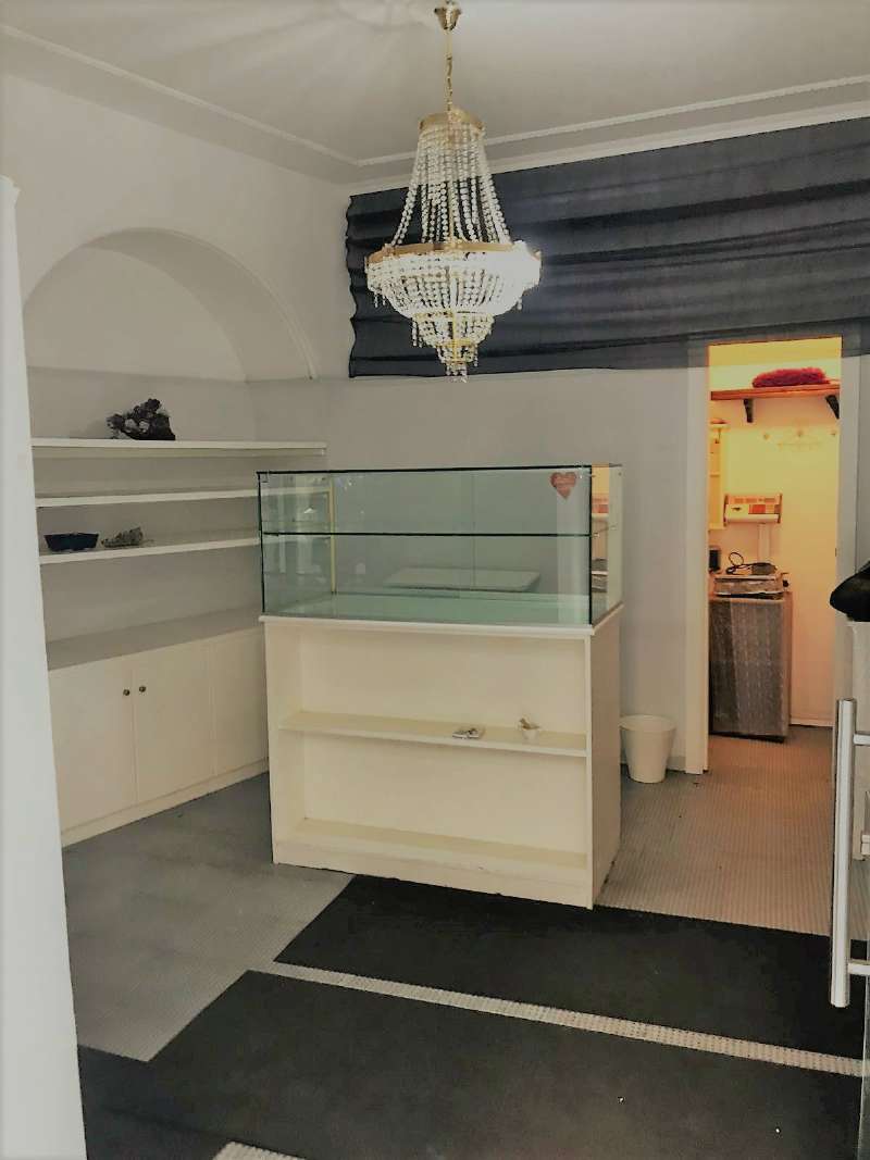 Negozio - Loc.Com. NAPOLI vendita  SAN FERDINANDO chiatamone Lombardo Salvatore