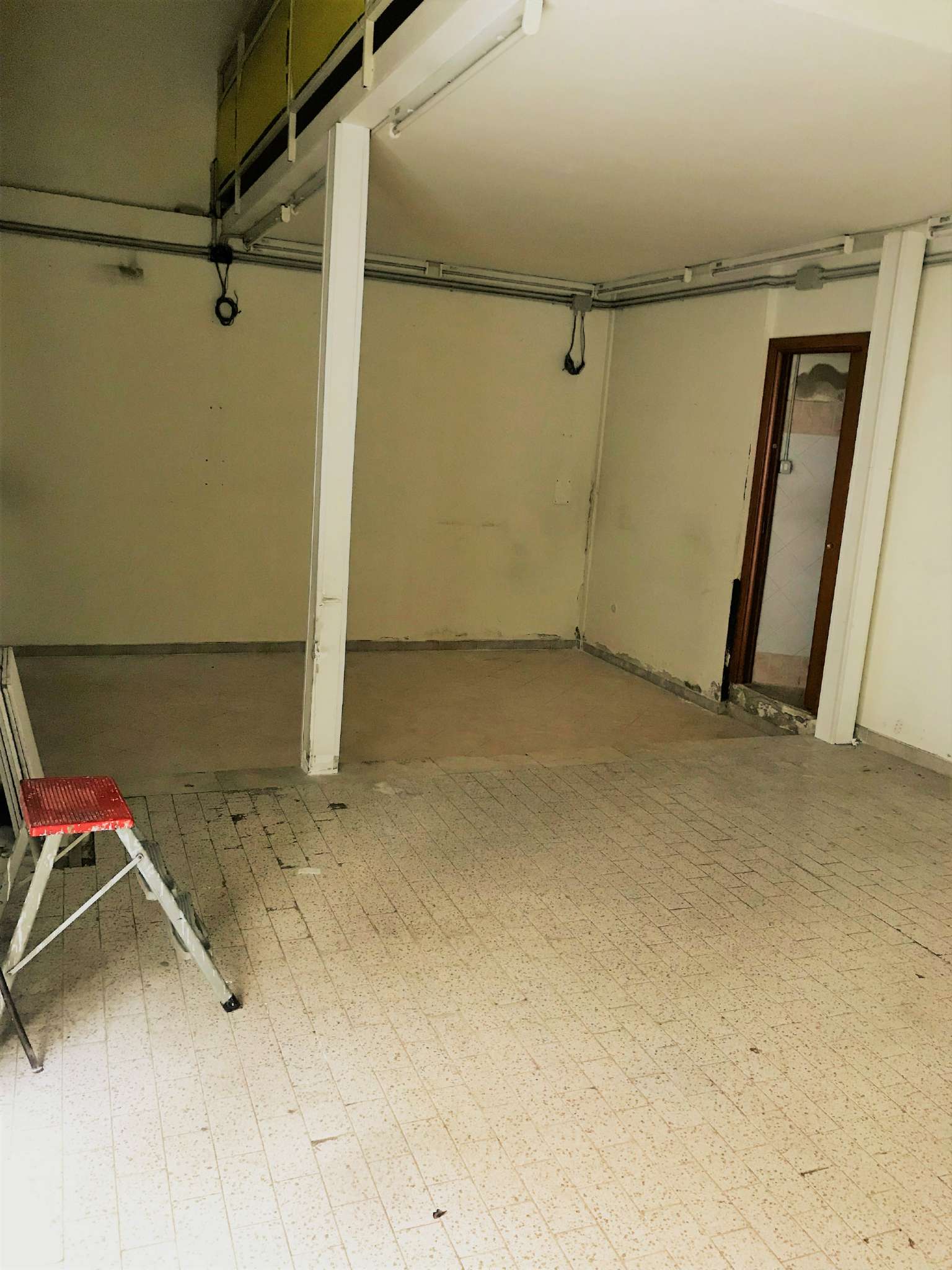 Negozio - Loc.Com. NAPOLI affitto  PORTO salvatore fusco Lombardo Salvatore