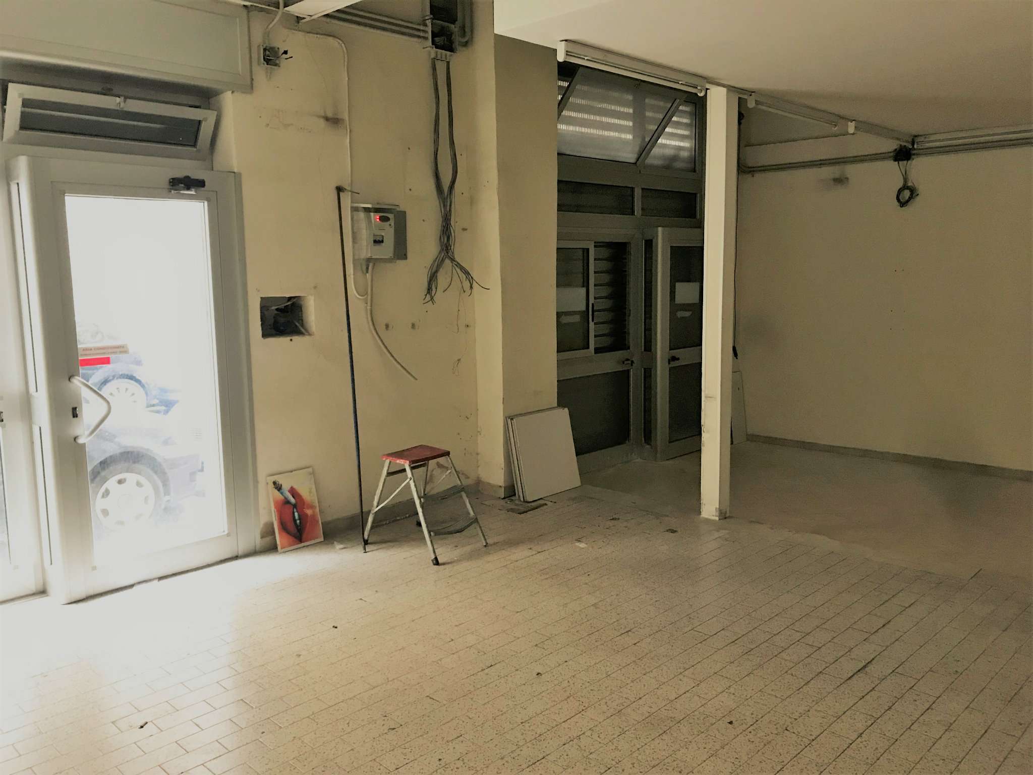 Negozio - Loc.Com. NAPOLI affitto  PORTO salvatore fusco Lombardo Salvatore
