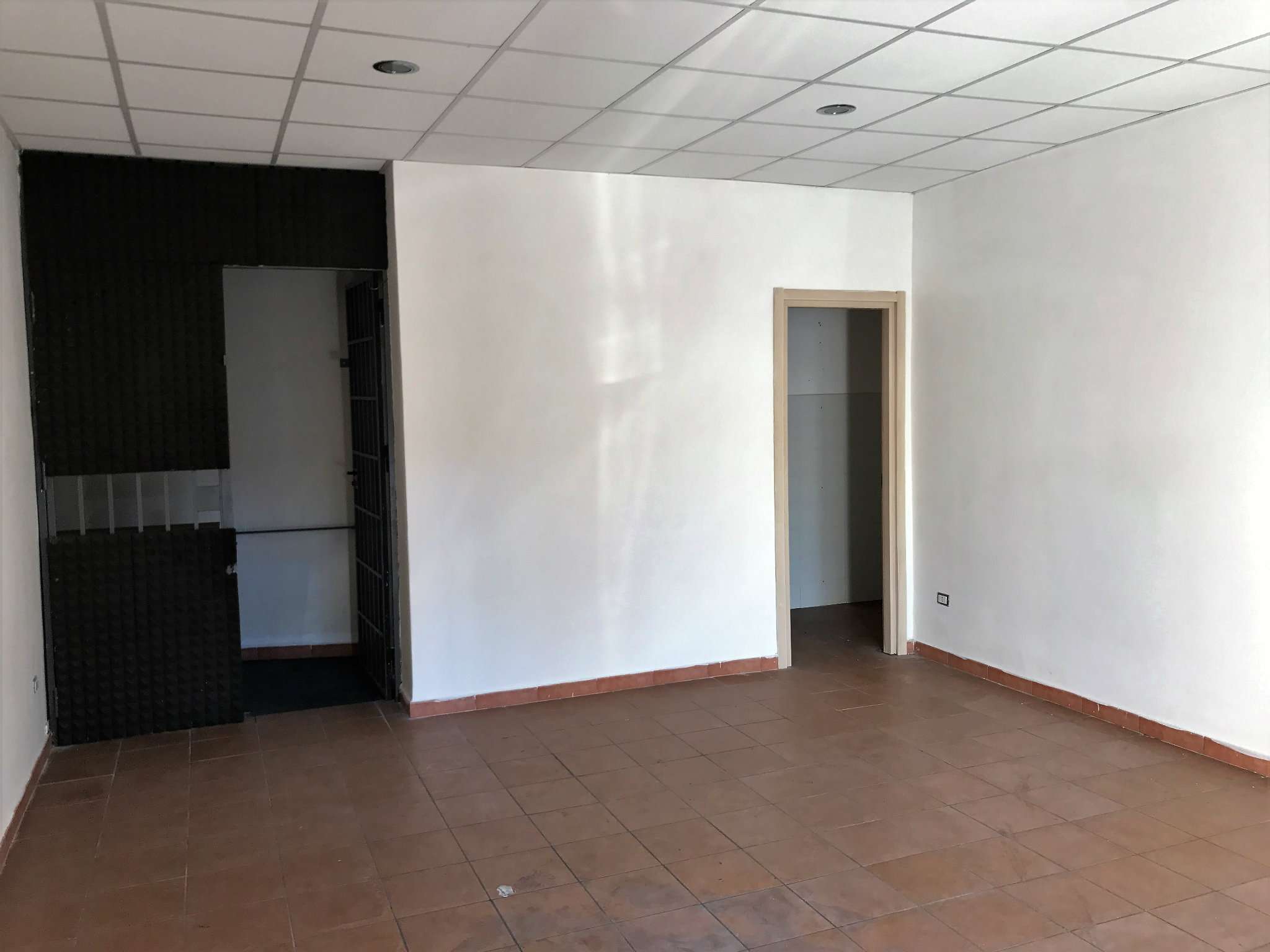 Negozio - Loc.Com. NAPOLI affitto  SECONDIGLIANO fratelli rosselli Lombardo Salvatore