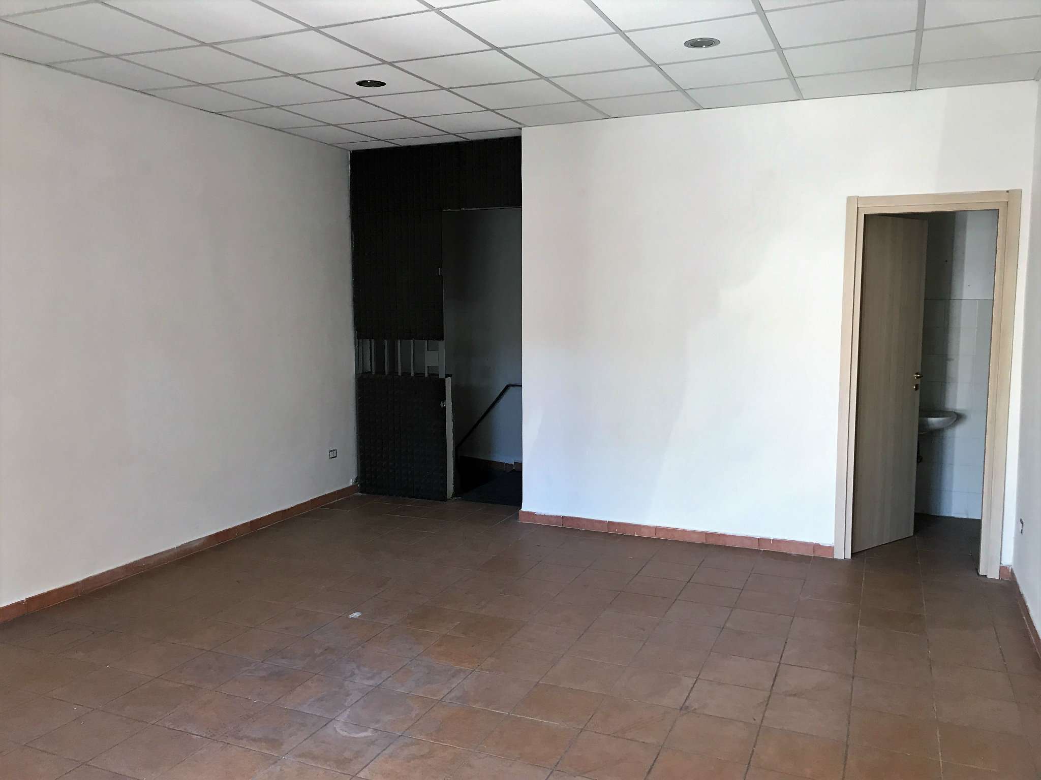 Negozio - Loc.Com. NAPOLI affitto  SECONDIGLIANO fratelli rosselli Lombardo Salvatore
