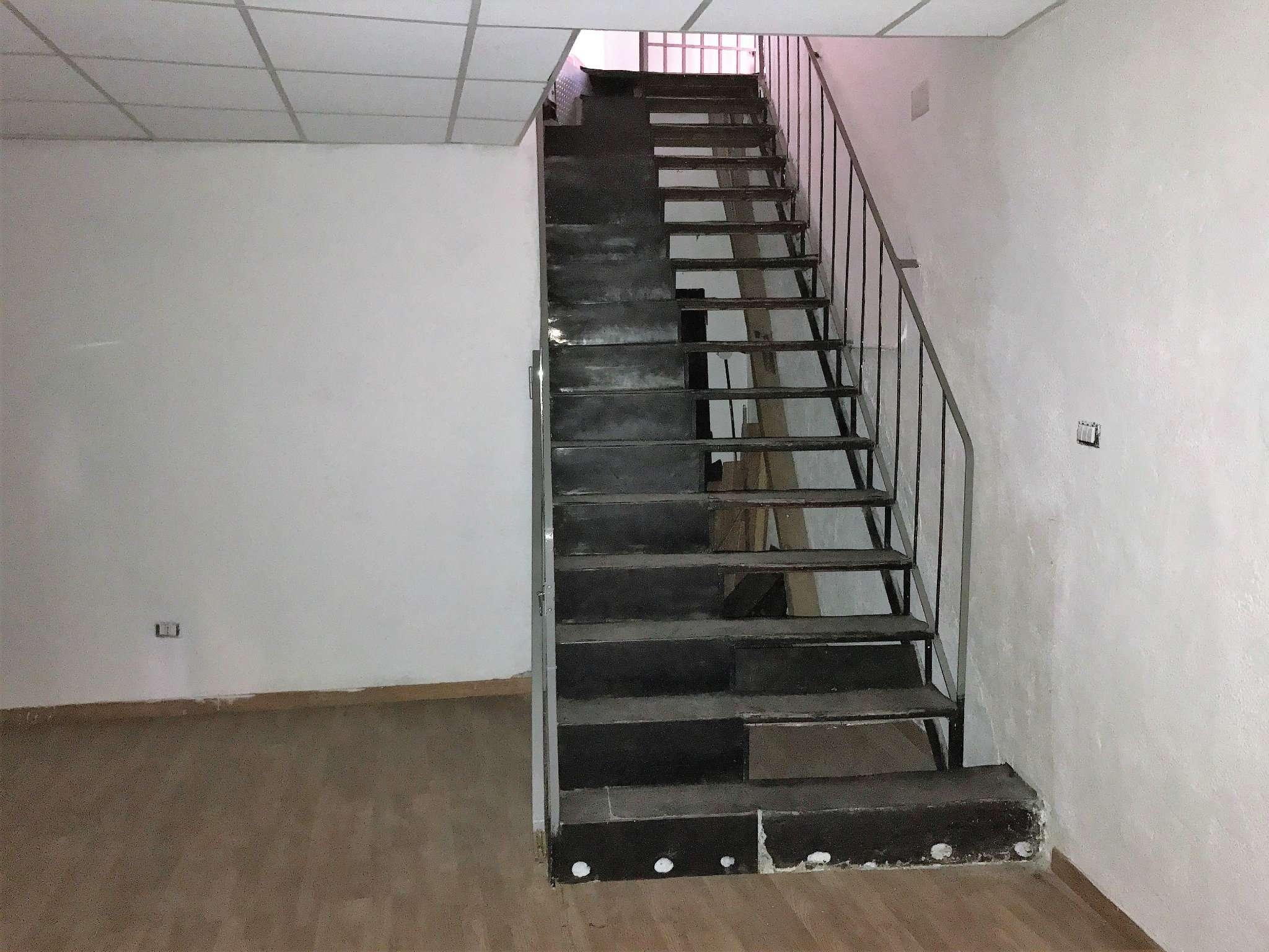 Negozio - Loc.Com. NAPOLI affitto  SECONDIGLIANO fratelli rosselli Lombardo Salvatore