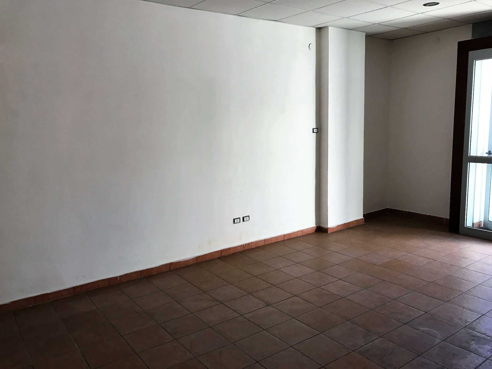 Negozio - Loc.Com. NAPOLI affitto  SECONDIGLIANO fratelli rosselli Lombardo Salvatore