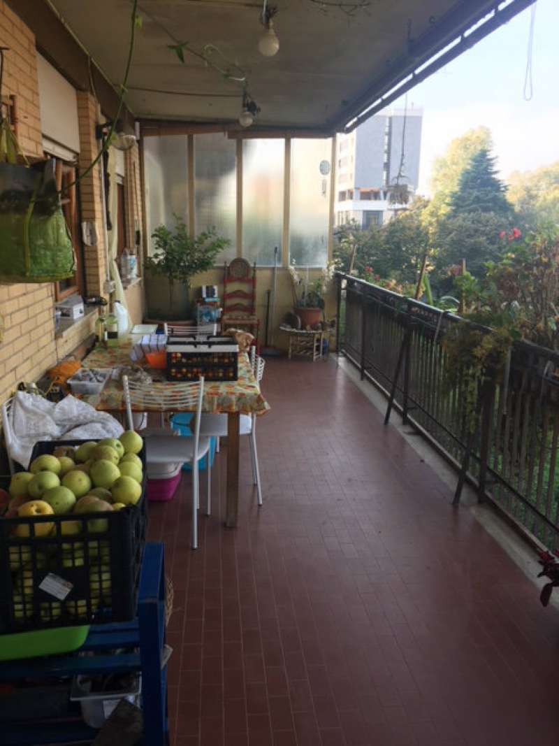 Appartamento ROMA vendita  SPINACETO Caduti per la Resistenza Cecili Immobiliare