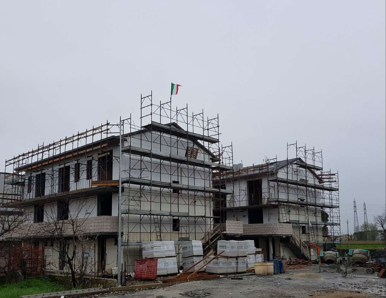 Villa Affiancata - Schiera POGGIO A CAIANO vendita   Pistoiese Cecili Immobiliare
