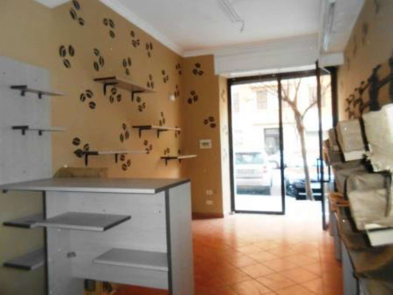 Negozio - Loc.Com. ROMA affitto  APPIA NUOVA santa maria ausiliatrice Intermed Consulenze Immobiliari ALESSIA STELLA