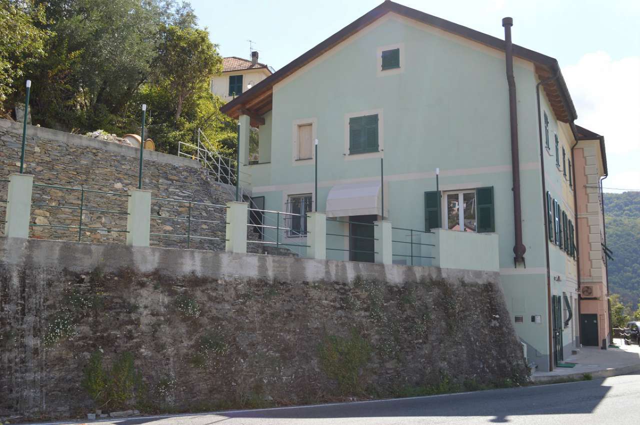 Appartamento AVEGNO vendita   salto Gobello Immobiliare