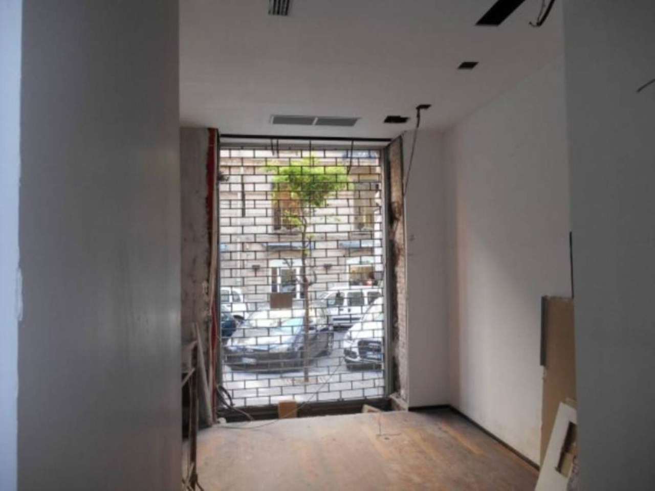Negozio - Loc.Com. NAPOLI affitto  CHIAIA  PFC immobiliare