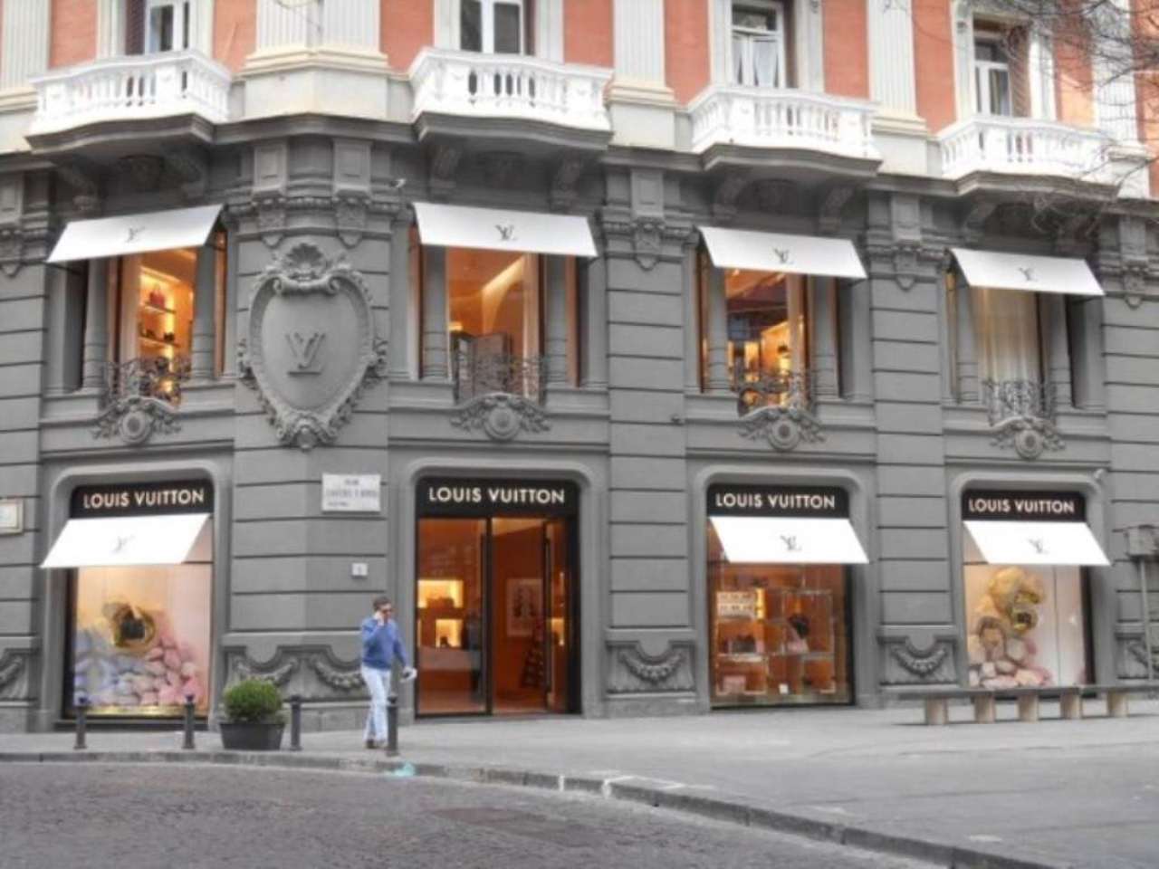 Negozio - Loc.Com. NAPOLI affitto  CHIAIA dei Mille PFC immobiliare