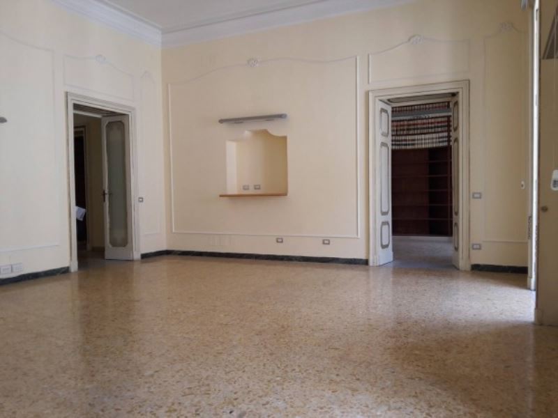  napoli affitto quart: san ferdinando pfc-immobiliare