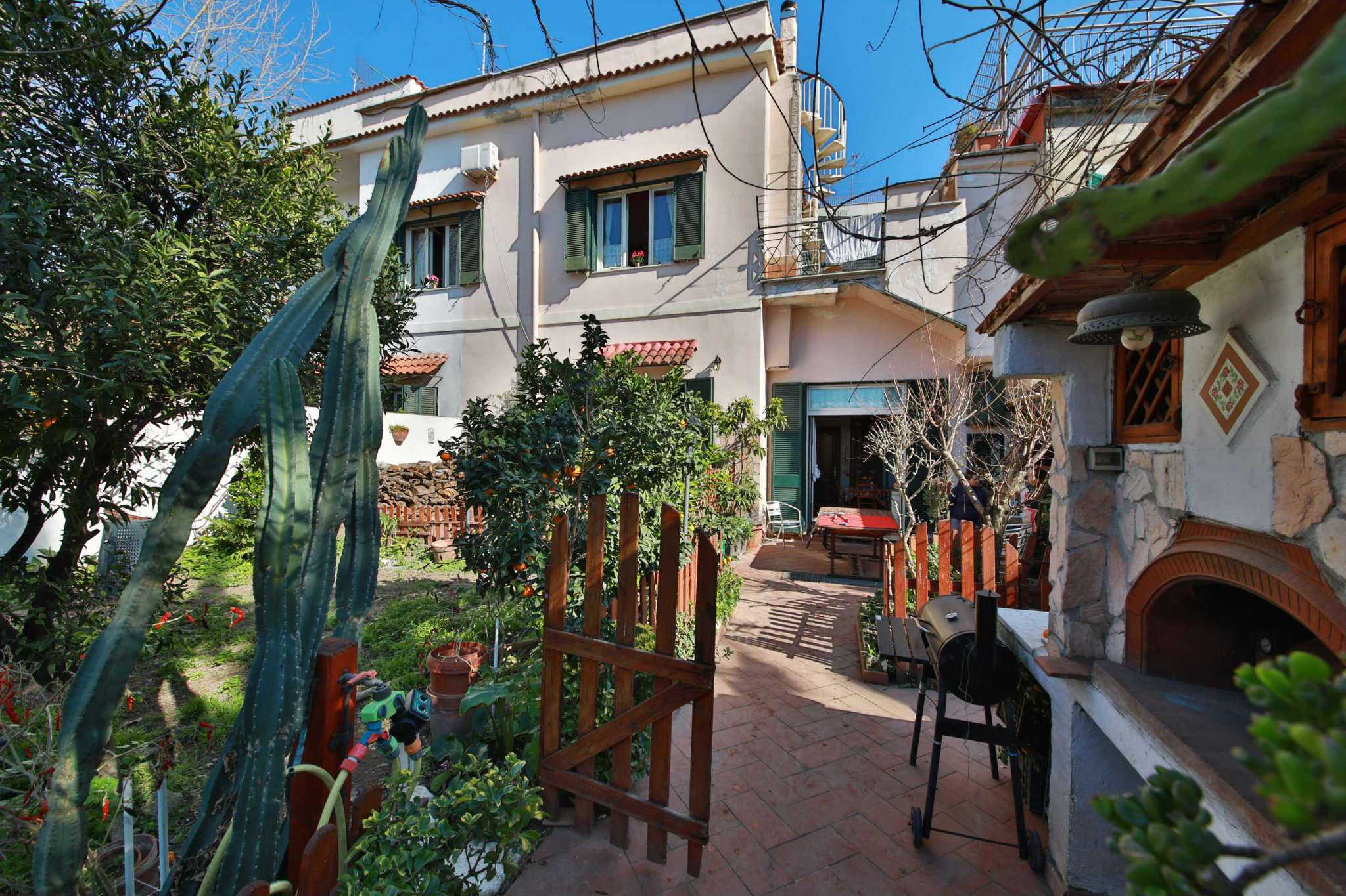 Villa Trifamiliare NAPOLI vendita  CHIAIA via posillipo PFC immobiliare