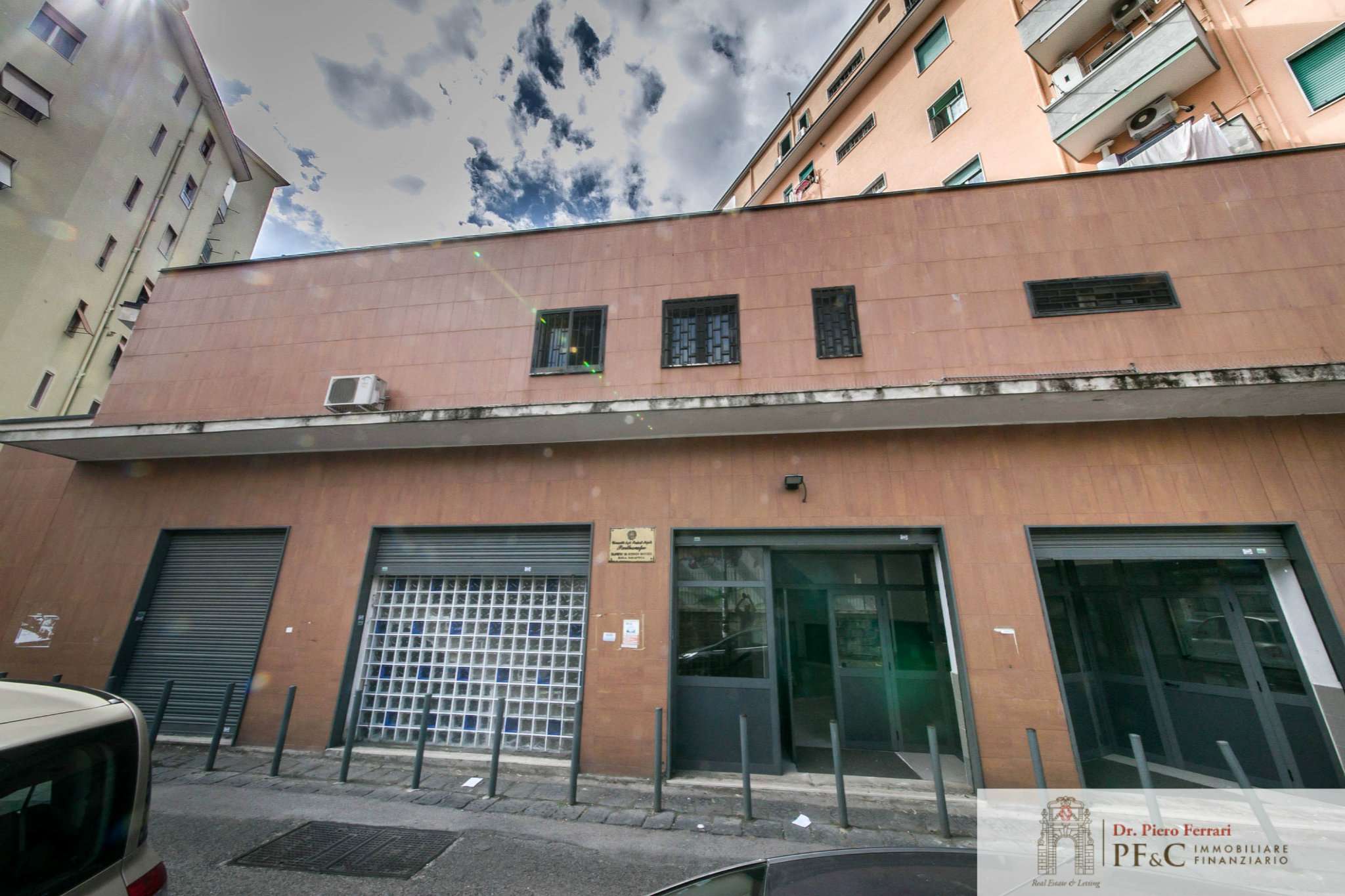 Negozio - Loc.Com. NAPOLI vendita  BAGNOLI via cincinnato PFC immobiliare