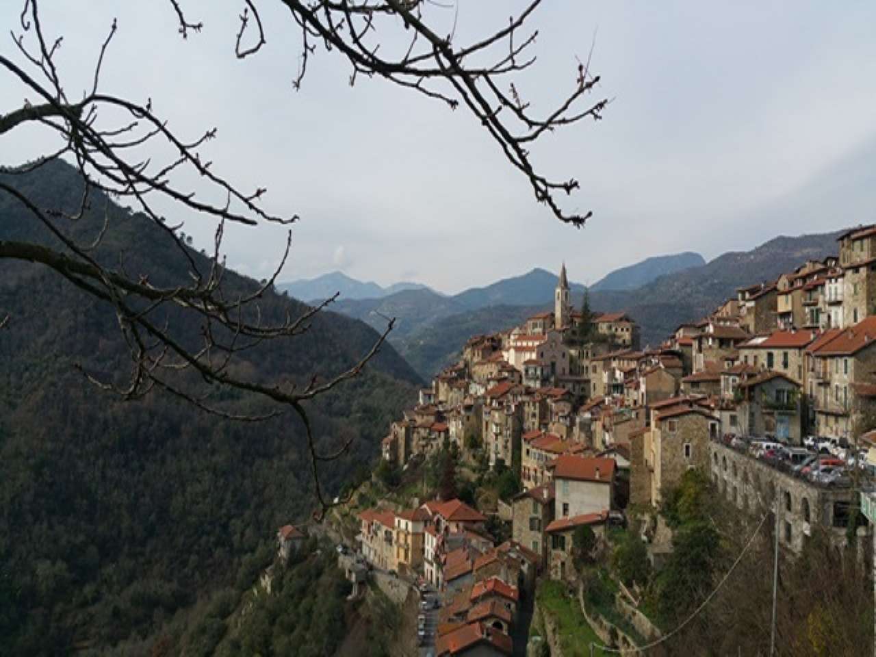 Appartamento APRICALE vendita   Via S. Bartolomeo Casa Direct