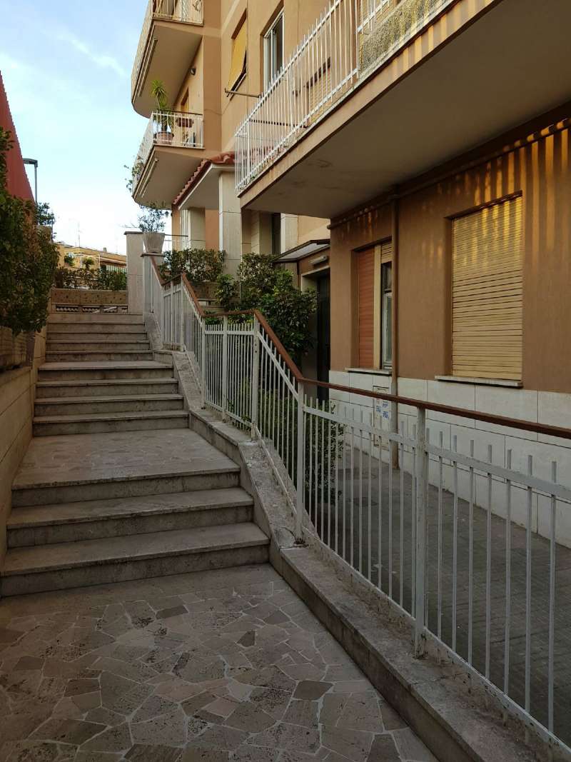 Appartamento ROMA vendita  AURELIO (XVIII MUN.) dei Feltreschi RE/MAX Urbest