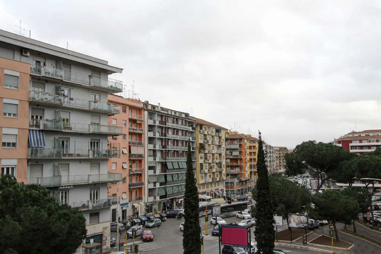  roma affitto quart: appia nuova re/max urbest