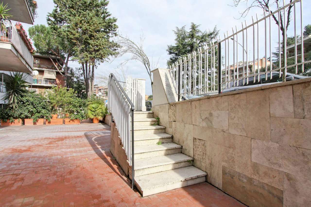 Negozio - Loc.Com. ROMA vendita   Mario Fani RE/MAX Urbest