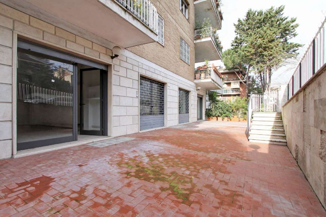 Negozio - Loc.Com. ROMA vendita   Mario Fani RE/MAX Urbest